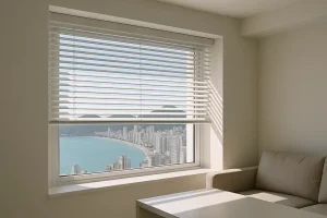 Persiana horizontal sem furos aparentes em Balneário Camboriú: guia completo